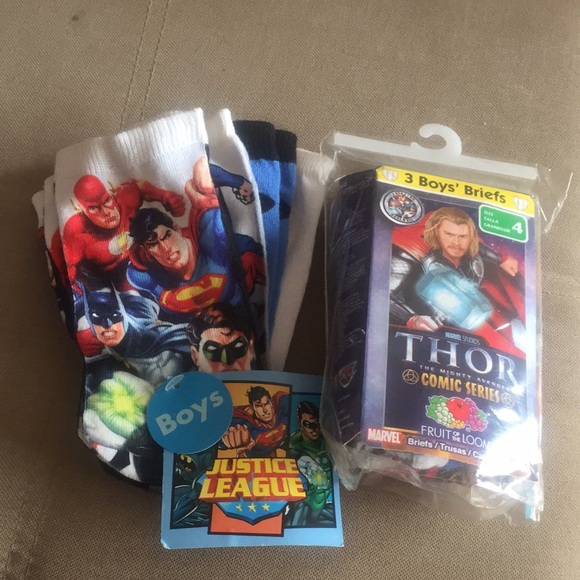 ➡️2/$20⬅️ Toddler SUPERHERO socks & briefs bundle - Picture 1 of 6